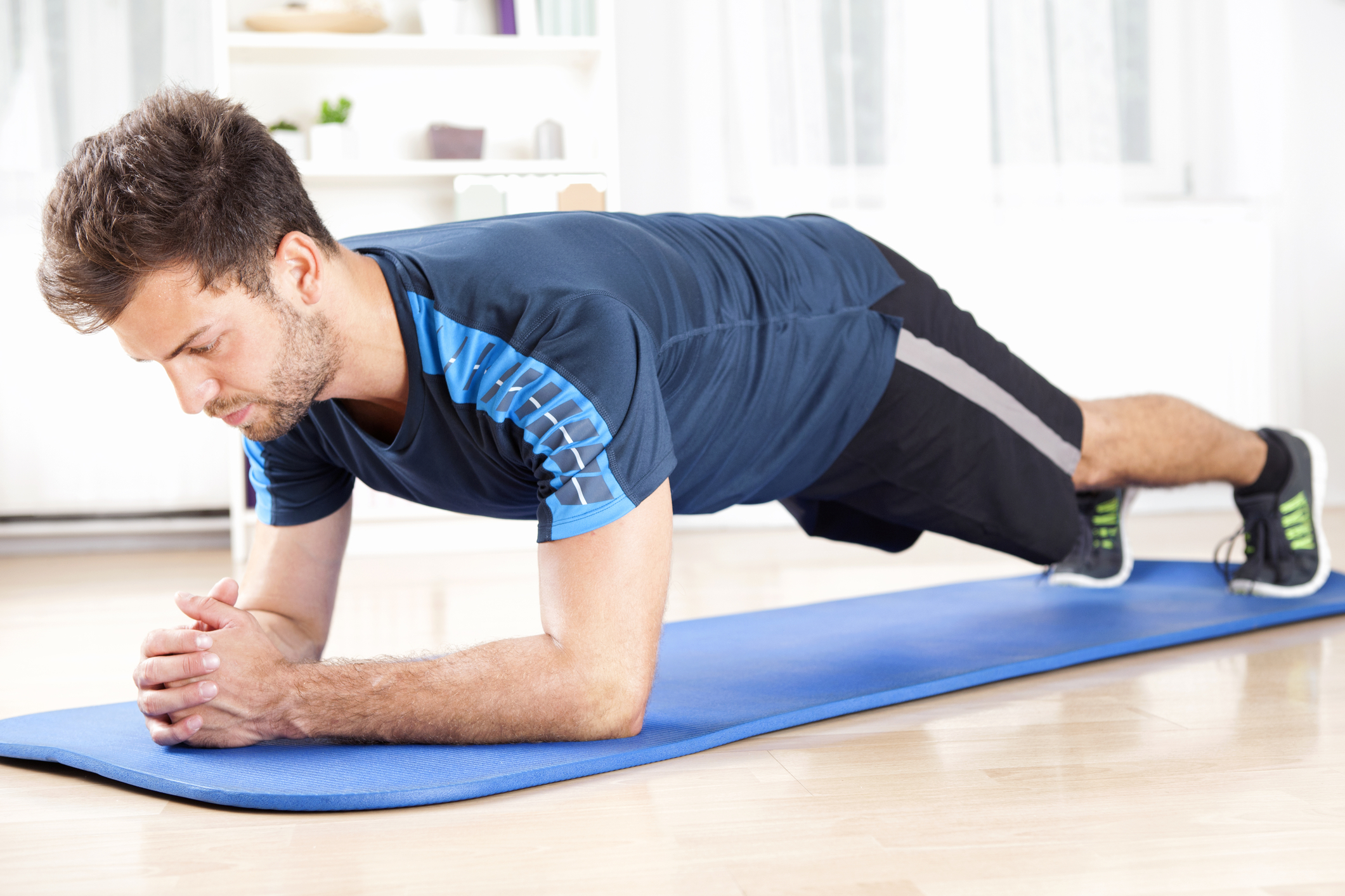 Упражнения на коврике для мужчин