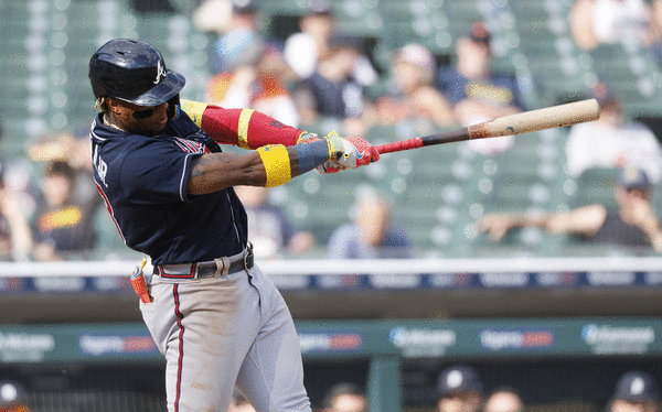 Cal Raleigh's homer jump-starts Mariners as they win seventh in row