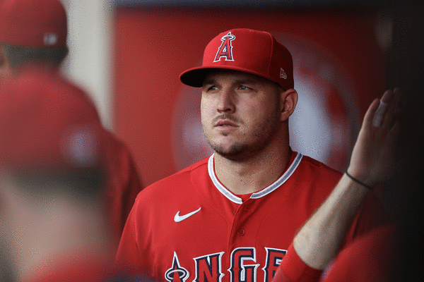 Mike Trout placed on injured list with broken hamate bone