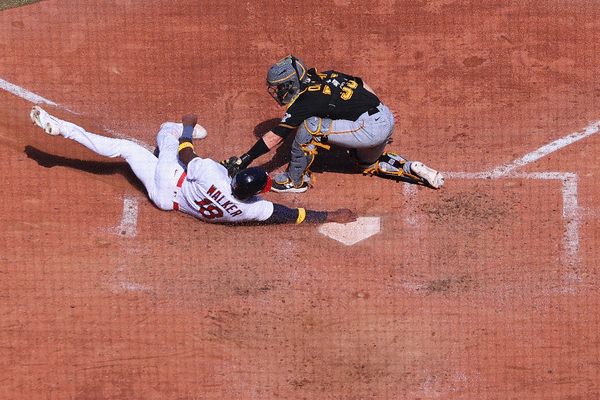 Walker and Thompson help the Cardinals knock off the Pirates 6-4 to avoid  sweep