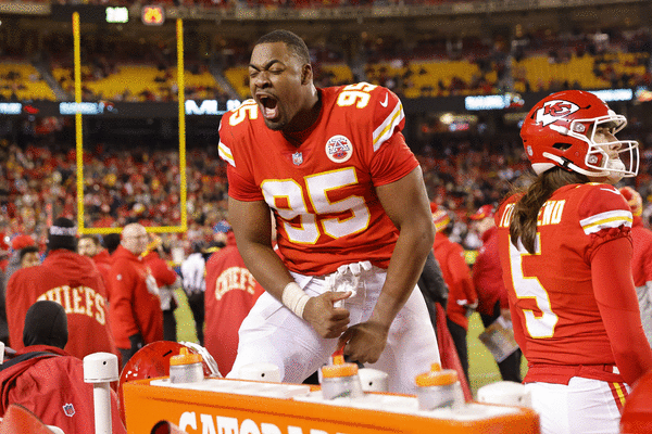 Chiefs' Chris Jones hopes for new deal, says he could play opener