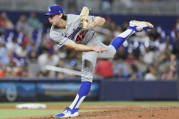 Blue Jays pitchers flirt with no-hitter