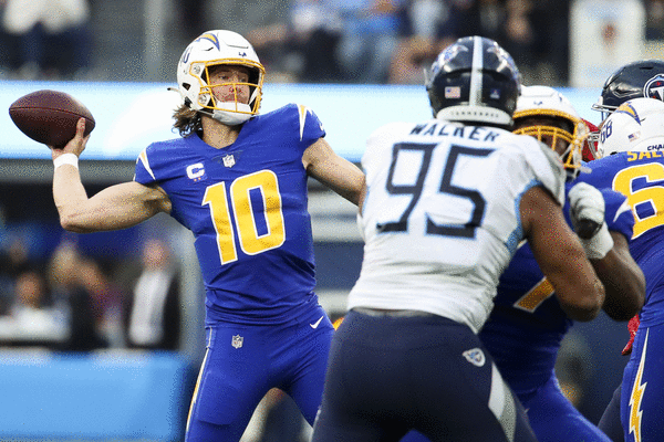 Former Oregon QB Justin Herbert reaches record-setting contract extension  with San Diego Chargers - On3