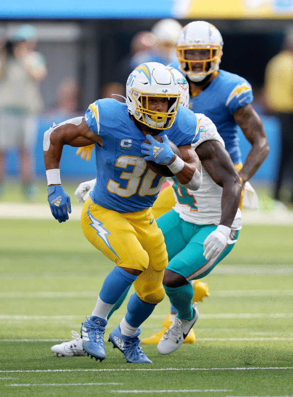 Chargers must adjust if RB Austin Ekeler can't play vs. Titans