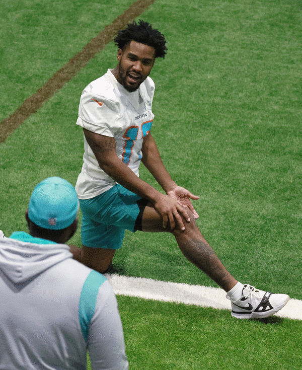 What happens to the Miami Dolphins' passing game if Jaylen Waddle doesn't  play Sunday?