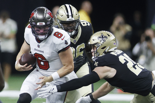 Baker Mayfield guides Bucs past Saints, Derek Carr