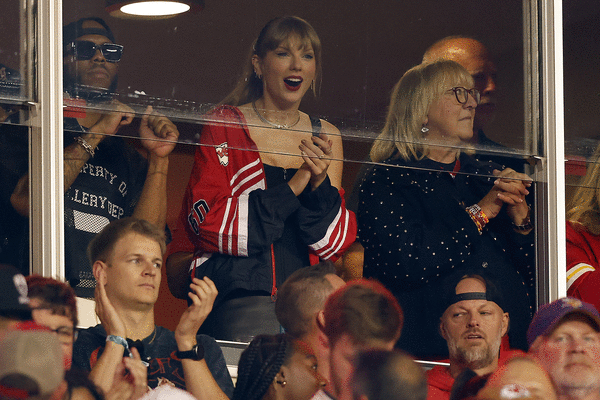 Taylor Swift spotted as rumored beau Kelce's Chiefs beat NY Jets