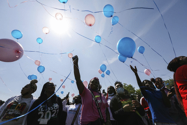 DeSantis Signs Bill Banning Intentional Balloon Releases In Florida ...