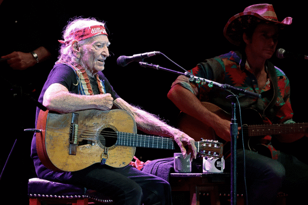 Willie Nelson, 91, Announces 153rd Album, 'Last Leaf On The Tree ...