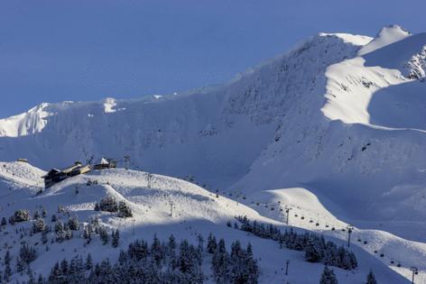 3 heli-skiers die in massive avalanche near Girdwood, Alaska
