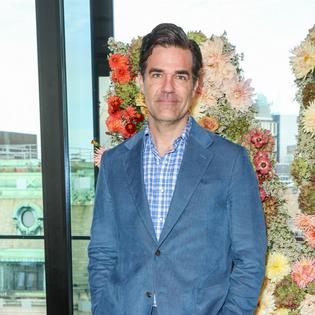 Bang Showbiz / Rob Delaney joins Being Heumann film