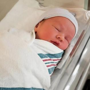Bang Showbiz / Josh Peck has become a dad for the third time