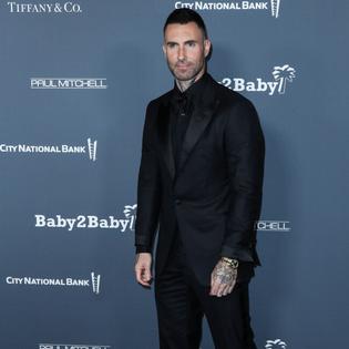 Bang Showbiz / Adam Levine paid 5k for a pet pig
