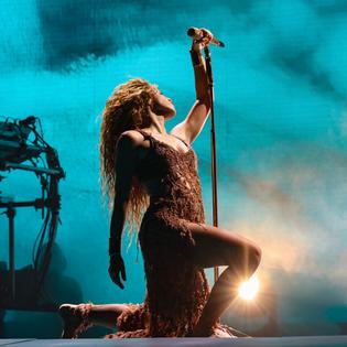 Bang Showbiz / Shakira is donating to a charity helping those affected by the Texas floods.