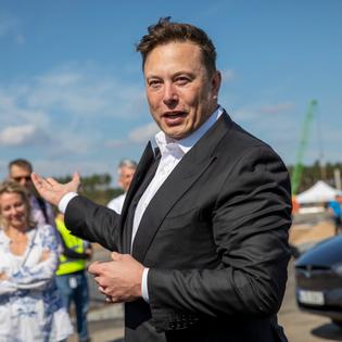 Bang Showbiz / Elon Musk is launching his own political party