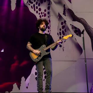 Bang Showbiz / Fall Out Boy guitarist Joe Trohman is taking the 'rest of the year off' from playing with the band to undergo hand surgery