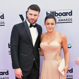 Bang Showbiz / Sam Hunt and Hannah Lee Fowler have welcomed their third child into the world