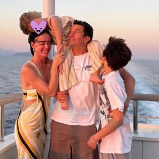 Bang Showbiz / Orlando Bloom has broken his silence on his split from Katy Perry by posting a family snap with the singer