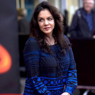 Bang Showbiz / Dianne Wiest and Stockard Channing returning for Practical Magic 2.