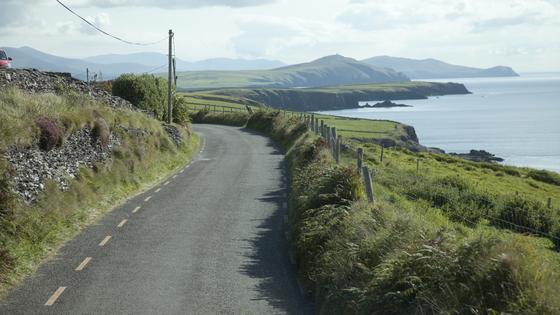 In countryside Britain and Ireland, the road can get quite narrow – and pulling over to let vehicles pass is common. (Dominic Arizona Bonuccelli, Rick Steves’ Europe)