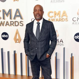 Bang Showbiz / Darius Rucker cut his set short after three-and-a-half songs as he complained of being unable to sing