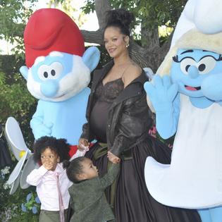 Bang Showbiz / Rihanna with Papa Smurf, Smurfette and her sons, RZA and Riot at the Smurfs Los Angeles premiere.