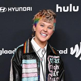 Bang Showbiz / JoJo Siwa has her own nicknames for Chris Hughes' privates.