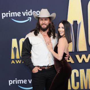 Bang Showbiz / Brock Davies issues public apology to Scheana Shay for cheating
