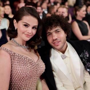 Bang Showbiz / Selena Gomez is engaged to Benny Blanco.