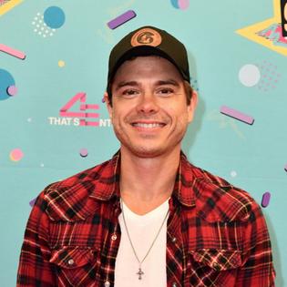 Bang Showbiz / Matthew Lawrence wants to use Robin Williams' voice in AI