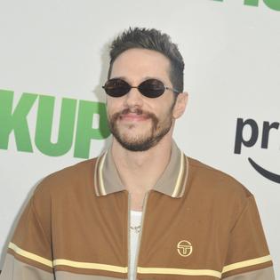 Bang Showbiz / Pete Davidson is to become a dad.