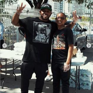 Bang Showbiz / Mack Maine and his son Zeke (c) Instagram
