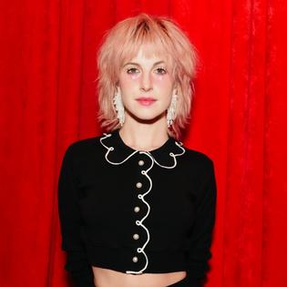 Bang Showbiz / Hayley Williams has deleted the 17 tracks that appeared on her website