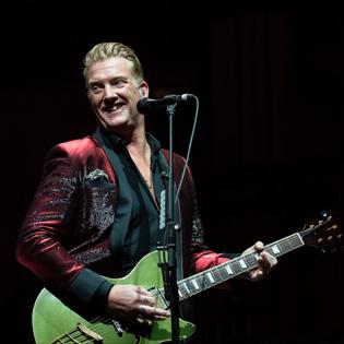 Bang Showbiz / Josh Homme was bedridden for seven months