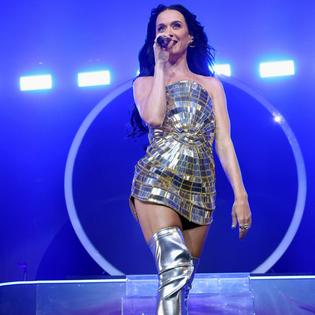 Bang Showbiz / Katy Perry fan collapses on stage