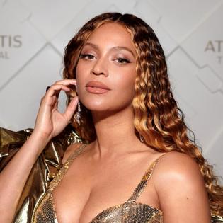 Bang Showbiz / Beyoncé's father would have landed her choreographer in 'hot water' over unreleased music being stolen from his rental car