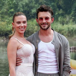 Bang Showbiz / Scarlett Johansson starred alongside Jonathan Bailey.