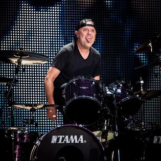 Bang Showbiz / Lars Ulrich has revealed that Metallica want to play next year's Super Bowl Halftime Show