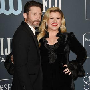 Bang Showbiz / Brandon Blackstock and Kelly Clarkson finalised their divorce in 2022