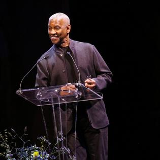 Bang Showbiz / Denzel Washington wishes he'd prayed more.