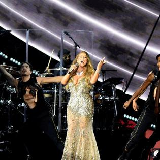 Bang Showbiz / Mariah Carey says being' freezing' made the making of her iconic All I Want for Christmas video brutal.