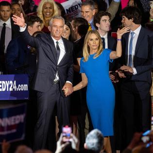 Bang Showbiz / Cheryl Hines doesn't see 'any point' trying to publicly explain her husband Robert F. Kennedy Jr.'s sexting scandal