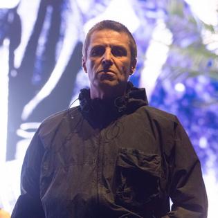Bang Showbiz / Liam Gallagher can no longer throw his tambourine into the crowd at the end of Oasis gigs