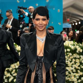 Bang Showbiz / Halle Berry hit back at her ex-husband.