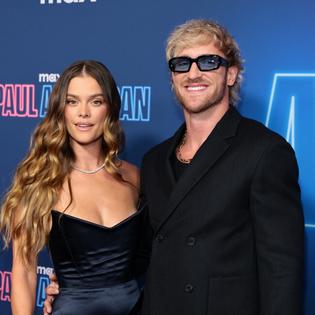 Bang Showbiz / Nina Agdal and Logan Paul have tied the knot