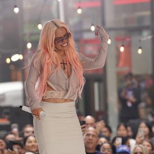 Bang Showbiz / Karol G will perform an NFL halftime show