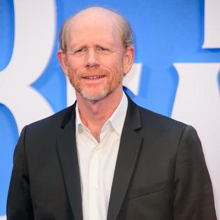 Bang Showbiz / Ron Howard had doubts about casting his mother in Apollo 13 until he saw her without false teeth