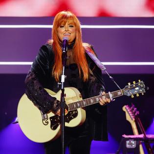 Bang Showbiz / Wynonna Judd has been slammed by her daughter