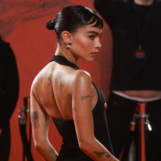 Bang Showbiz / Zoe Kravitz and her mom almost lost a snake in Taylor Swift's house
