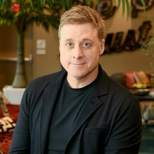 Bang Showbiz / Alan Tudyk claims he was axed from the publicity campaign for the 2004 film I, Robot